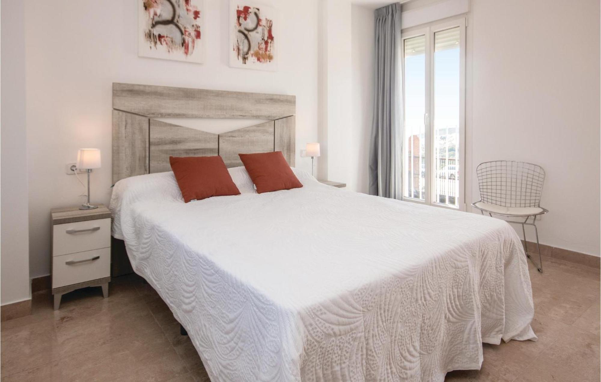 3 Bedroom Amazing Apartment In La Duquesa Castillo de Sabinillas Luaran gambar